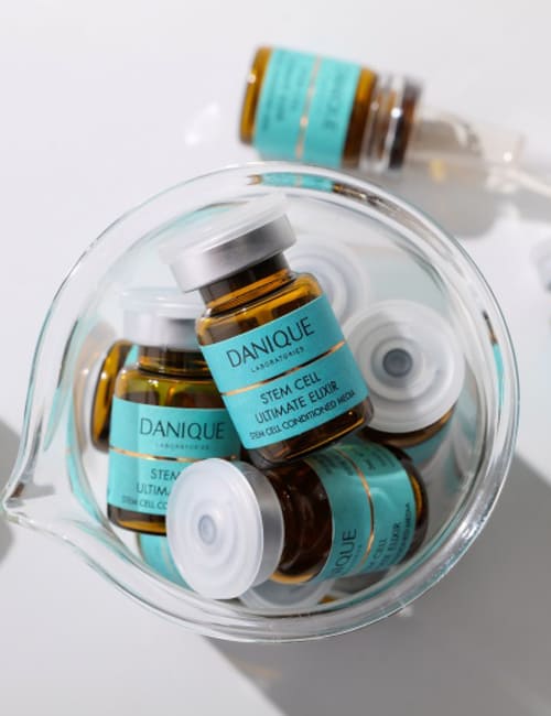Ампула для регенерации и подтяжки кожи лица Danique Stem Cell с пептидами и ботулином